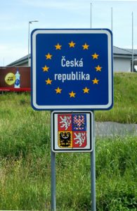 Migrace a Legální Možnosti pro Cizince mimo EU v České republice: Faktory, Postupy a Aktuální Vývoj